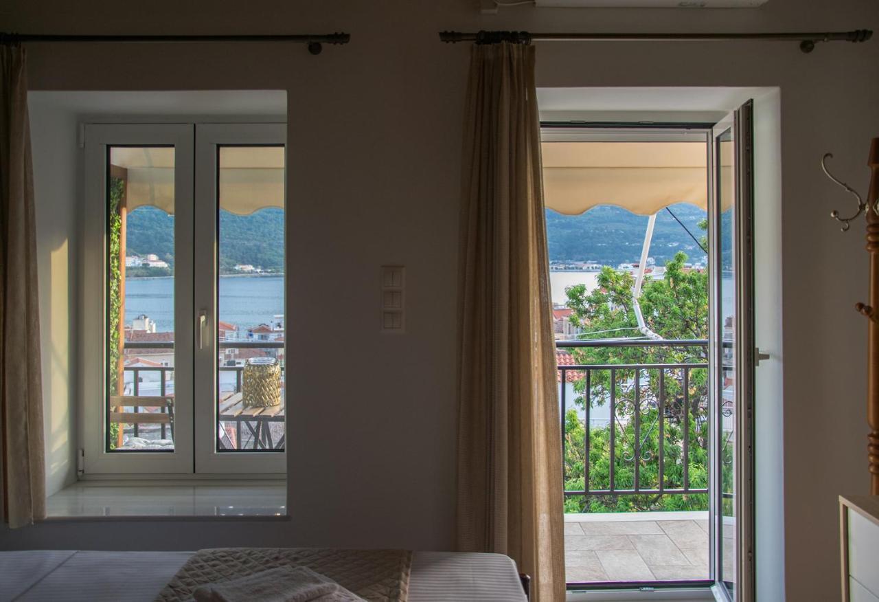 Stonehouse With Wonderful Seaview Apartment Samos Town Bagian luar foto